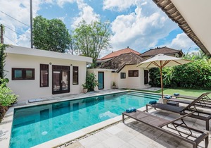 5BD 5BA Villa Located In The HEART Of Seminyak! - 4Min Drive To Seminyak Square!