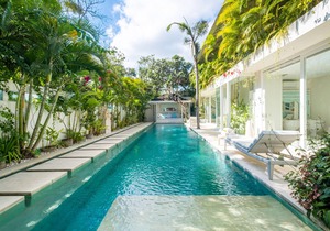 5BR White Pool Villa, Close to Beach | Puro Blanco