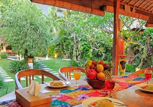 6 Bedrooms / 2 Private Pool Villas / 2 Pools, Seminyak Central, Staff service