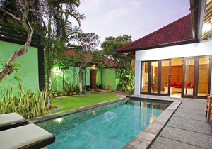 7 Bedrooms, 3 Private Pool Villas, Sleeps up to 14 guests, Staff service