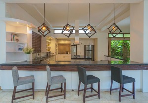 Beach Club House, 7 Bdrm, Close To Beach, Sunsets