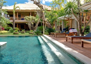Best Family Spacious Villa 9BR by the beach Seminyak