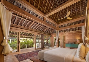 Charming Wooden 5 Bedroom Private Pool Villa