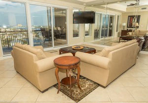 Harbor Landing 902B in Destin