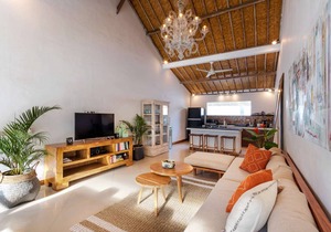 How to Rent Your Own Private Luxury Holiday Villa in Seminyak for Less than Basic Hotel