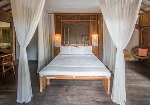 La Banane, 4 Bedroom Villa+Cook, Peaceful Tranquility, 5 mins from Seminyak.