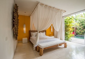 La Banane, 4 Bedroom Villa+Cook, Peaceful Tranquility, 5 mins from Seminyak.