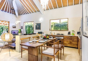Lovely 3 Bedroom Villa CLOSE to BEACH