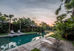 Marika Sawah 7 Bedroom Villa, Rice Field View, Feature Pool+Breakfast, Canggu