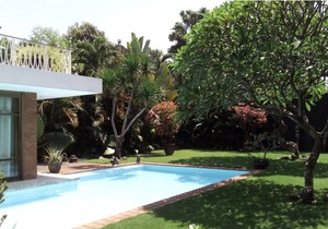 Midcentury Modern Garden Paradise in the Heart of Seminyak