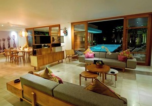 Midcentury Modern Garden Paradise in the Heart of Seminyak