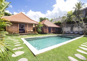 ORORA B4-NEW SPOT in the heart of CANGGU; 2 bedroom 400 m from the beach.
