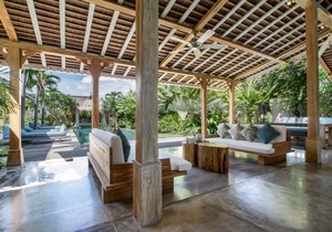Picture Relaxing Beside Your Private Pool in Kerobokan While the Staff Serve You Ice Cold Drinks
