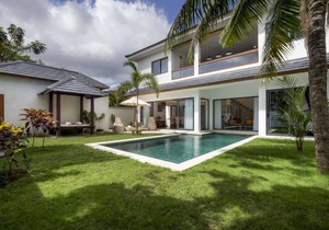 Rent a Luxury Villa in Bali Close to the Beach, Bali Villa 2057