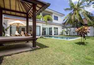 Rent a Luxury Villa in Bali Close to the Beach, Bali Villa 2057