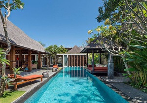 Serene luxury in lush gardens — Bali Villa 1124