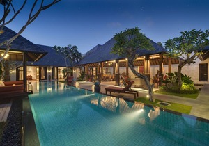 Serene luxury in lush gardens — Bali Villa 1124
