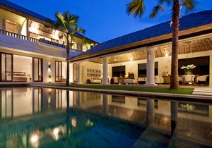 Serenity by the Shoreline – Bali Villa 1048