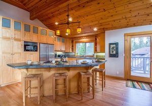 TANO33 - Near Fort Rock Park | Hot Tub, 5 Bikes, Ping Pong, Sleeps 10 in Sunriver