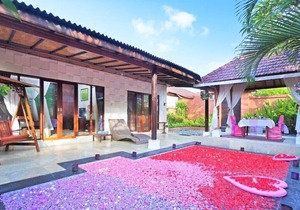 Unforgetable Romantic Pool Villa In Kuta