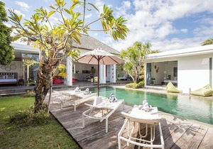 Villa Bahia 10mn walk to Central Seminyak Oberoi