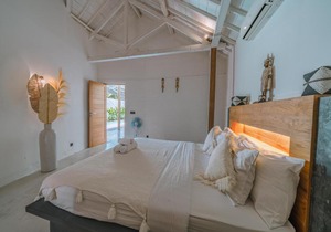 Villa Kazz 3 - Villa 3 Joglo style - 3 bdr - AMAZING LOCATION