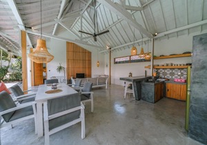 Villa Kazz 3 - Villa 3 Joglo style - 3 bdr - AMAZING LOCATION