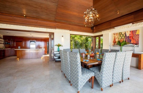 Sawangan Villa | 100 m² Villa ∙ 6 bedrooms ∙ 12 guests