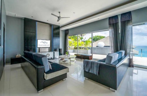 Uluwatu Villa | 1000 m² Villa ∙ 4 bedrooms ∙ 8 guests