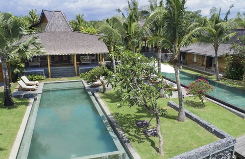 Kerobokan Villa | 1070 m² Villa ∙ 12 bedrooms ∙ 28 guests