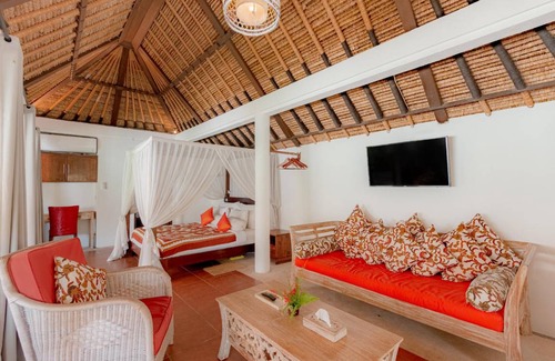 Sunset Road Resort | 1250 m² Resort ∙ 7 bedrooms ∙ 18 guests