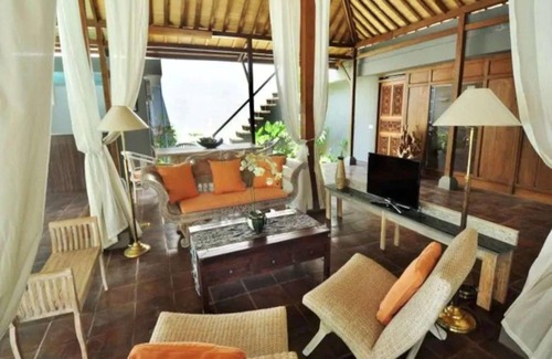Sunset Road Villa | 150 m² Villa ∙ 2 bedrooms ∙ 4 guests