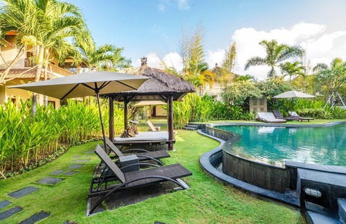 Dewi Sri Villa | 16 Bedroom Villa Private Pool in Legian Bali