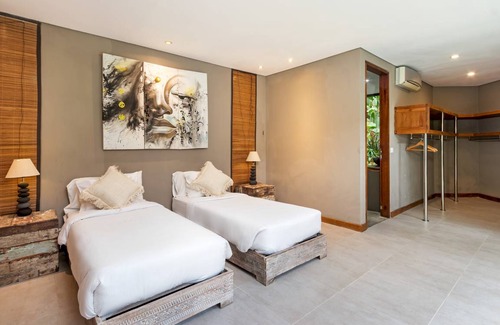 Central Seminyak Villa | 1900 m² Villa ∙ 7 bedrooms ∙ 15 guests
