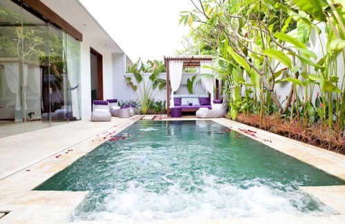 Dewi Sri Villa | 2 Bedroom Villa Legian