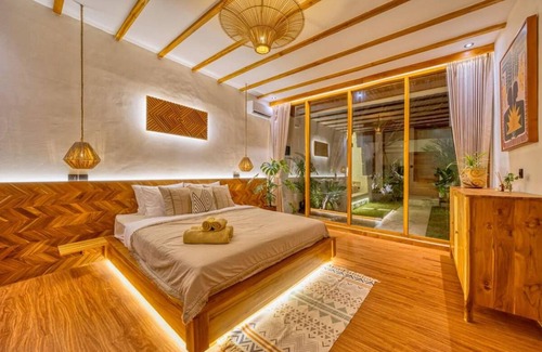 Central Seminyak Villa | 269 m² Villa ∙ 6 bedrooms ∙ 12 guests