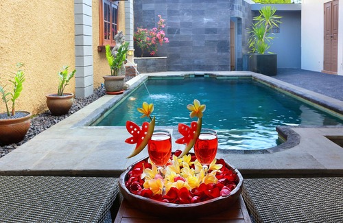 Mumbul Villa | 3 Bedrooms Villa Your Bali Tropical Home