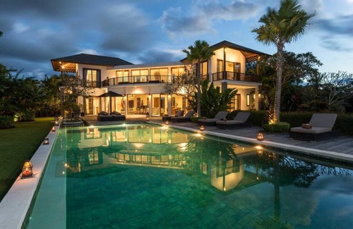 Taman Griya Resort | 3300 m² Resort ∙ 6 bedrooms ∙ 12 guests