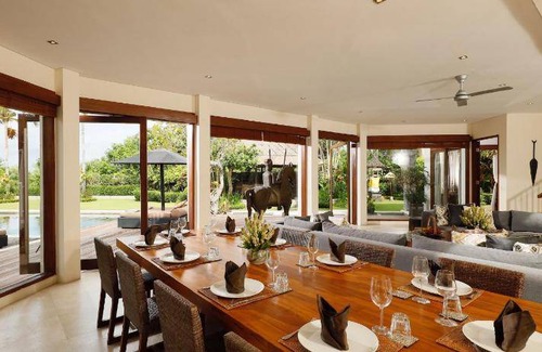 Taman Griya Resort | 3300 m² Resort ∙ 6 bedrooms ∙ 14 guests
