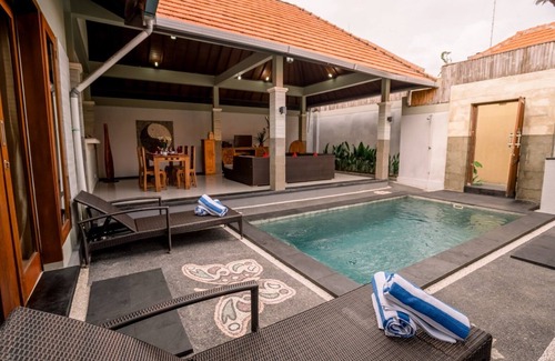 Dewi Sri Villa | 3BR Walking Distance Shop,Cafe-Legian/Seminyak