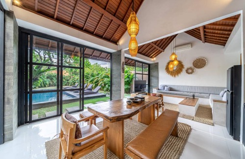 Batu Bolong Villa | 400 m² Villa ∙ 5 bedrooms ∙ 10 guests