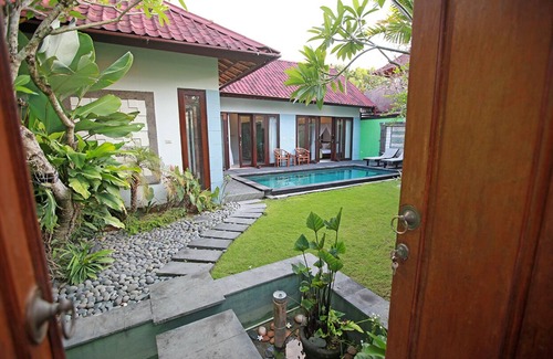 Dyanapura Villa | 5 Bedroom ensuite, 2 villas side by side, Sleeps up to10 guests, Staff service