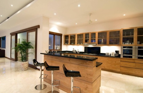 Berawa Villa | 5 BR Exquisite Designer Villa Istana Putih Canggu by Nakula