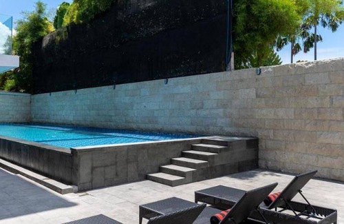 Petitenget Hotel | 64 m² Hotel ∙ 127 guests