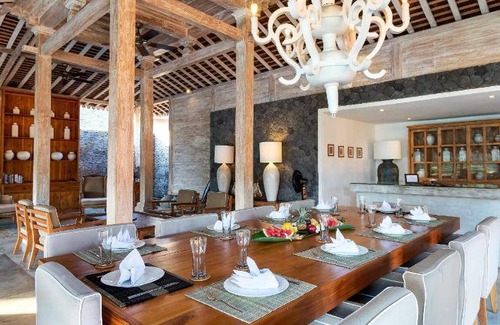 Kerobokan Villa | 800 m² Villa ∙ 8 bedrooms ∙ 20 guests