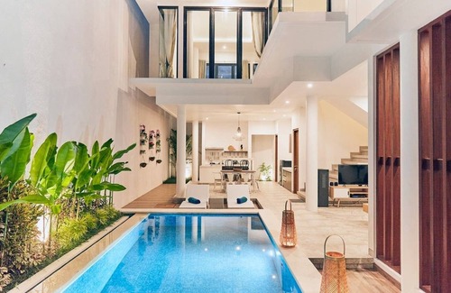Batu Bolong Villa | A Brand New Stylish Villa 5min walk to Echo Beach