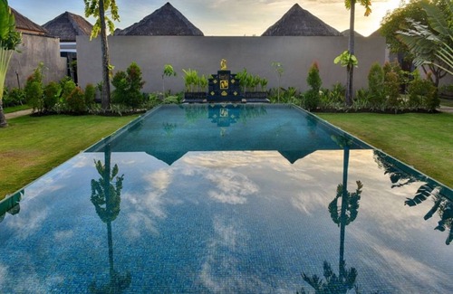 Sunset Road Villa | Amazing 1 Bedroom private pool near Seminyak