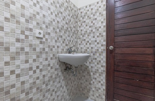 Batu Bolong House | Azalea Homestay & Villa