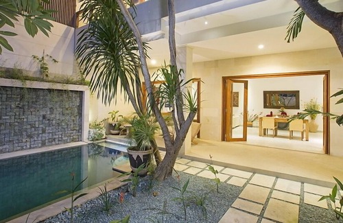 Laksmana Villa | Beautifully Designed Modern 3BR Villa, Seminyak - 5Min Walk To Eat Street!