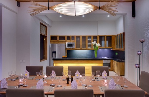 Laksmana Villa | Best Family Spacious Villa 9BR by the beach Seminyak